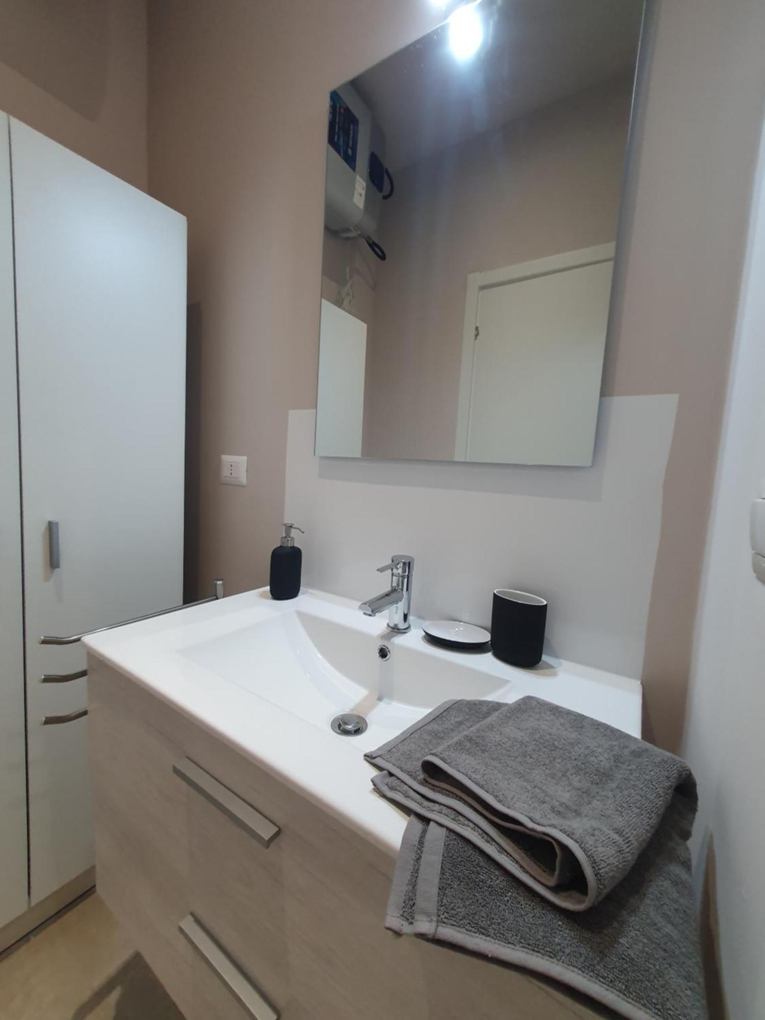 Gambara Metro Apartment Milano Luaran gambar