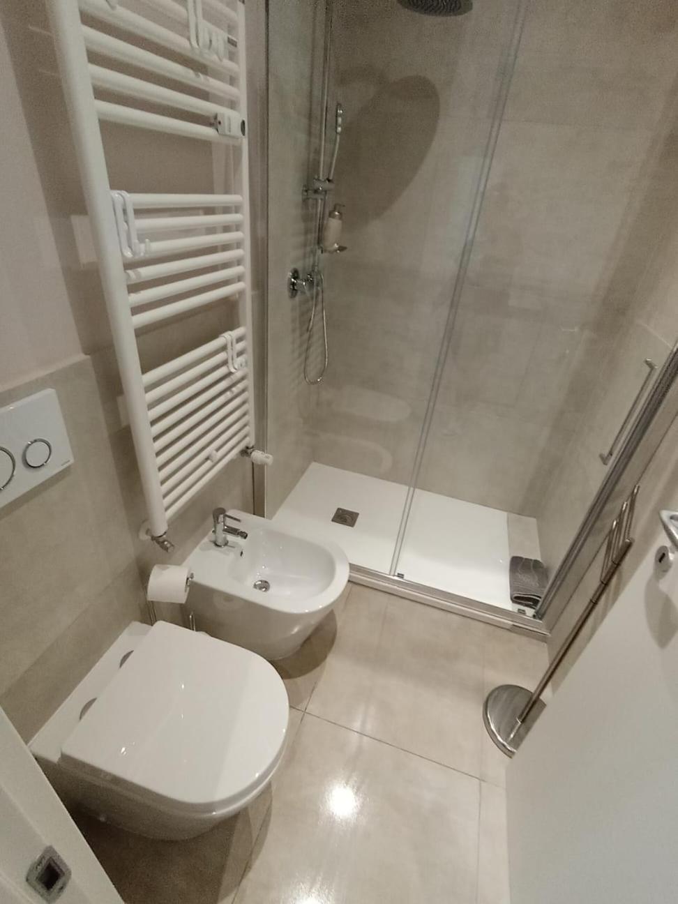 Gambara Metro Apartment Milano Luaran gambar